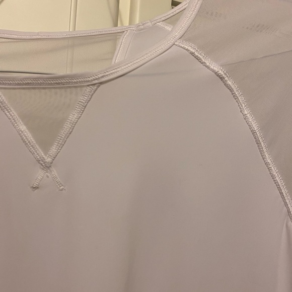 White Mesh Lululemon Top NEVER WORN - Picture 2 of 6